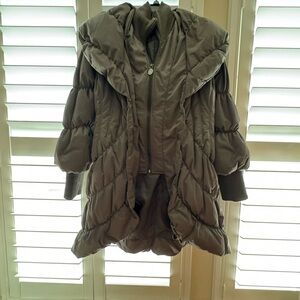 Elie Tahari Gray Puffer Jacket